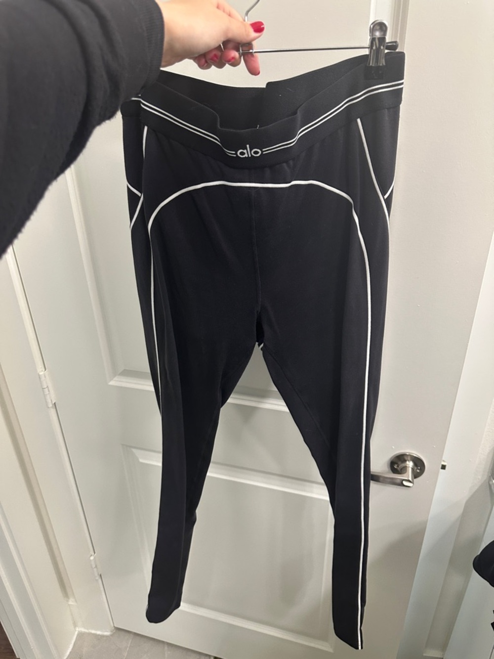 ALO Yoga heart throb legging